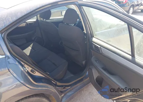 2017 Subaru Legacy 2.5I z USA, uszkodzony, nr VIN 4S3BNAA61H3047292